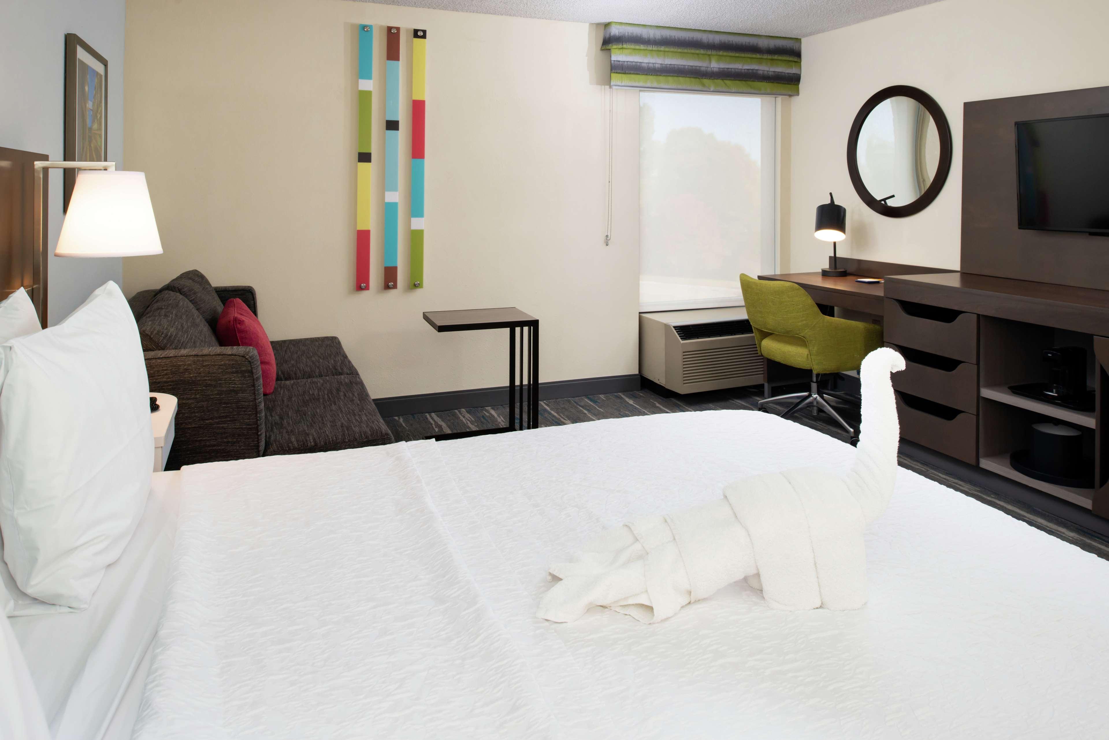 Hampton Inn Greensboro Airport Екстер'єр фото