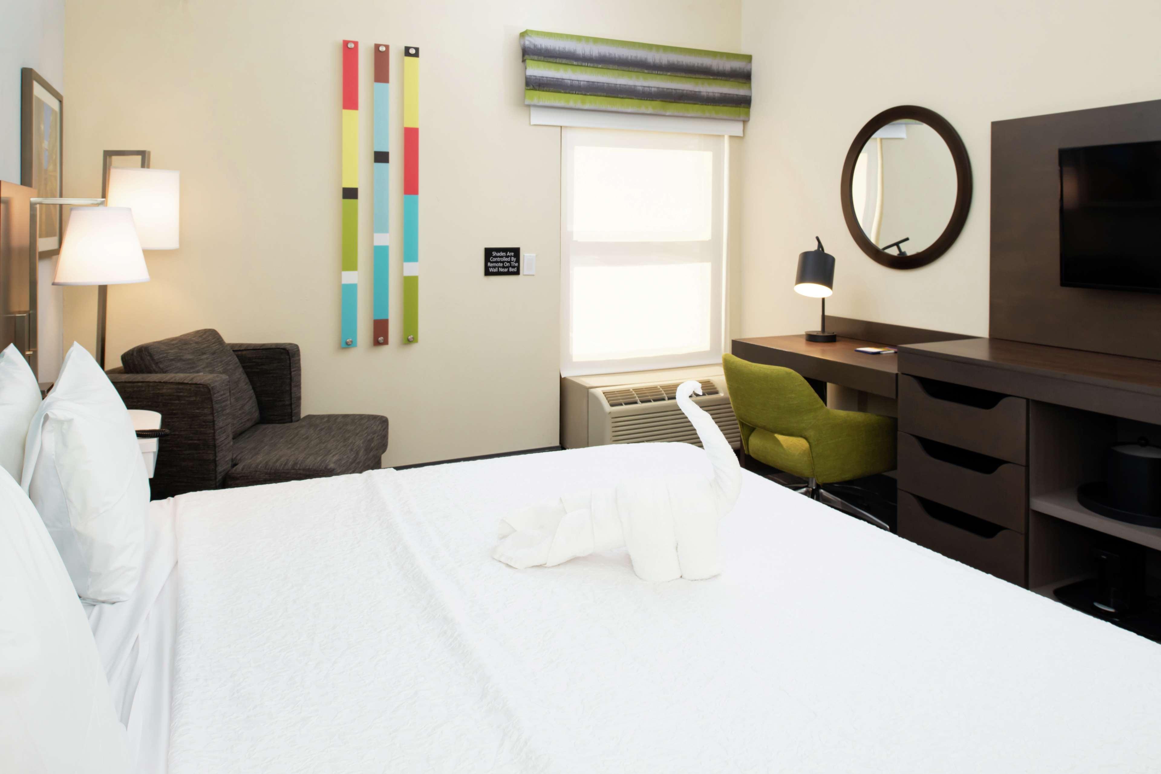 Hampton Inn Greensboro Airport Екстер'єр фото