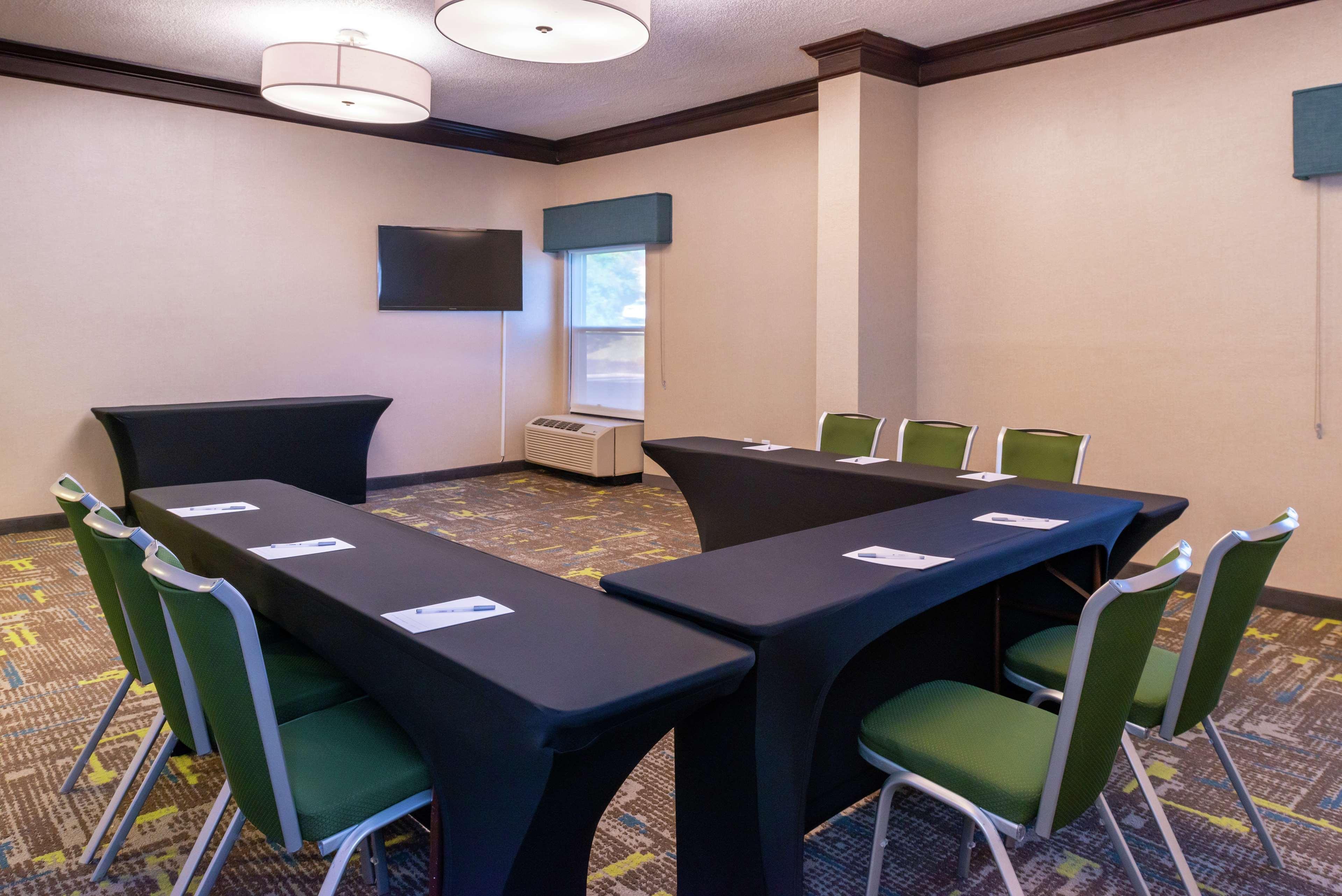 Hampton Inn Greensboro Airport Екстер'єр фото