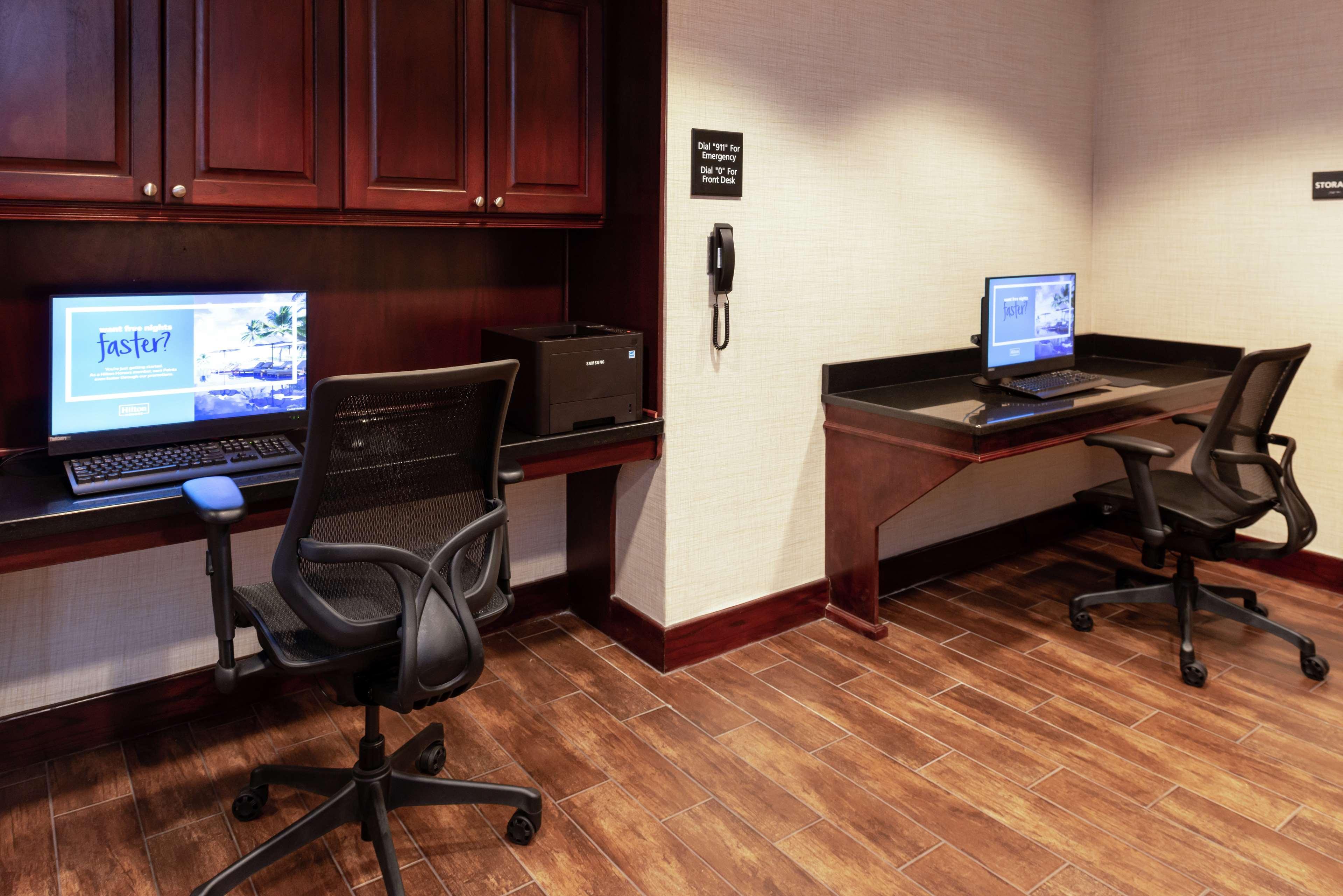 Hampton Inn Greensboro Airport Екстер'єр фото