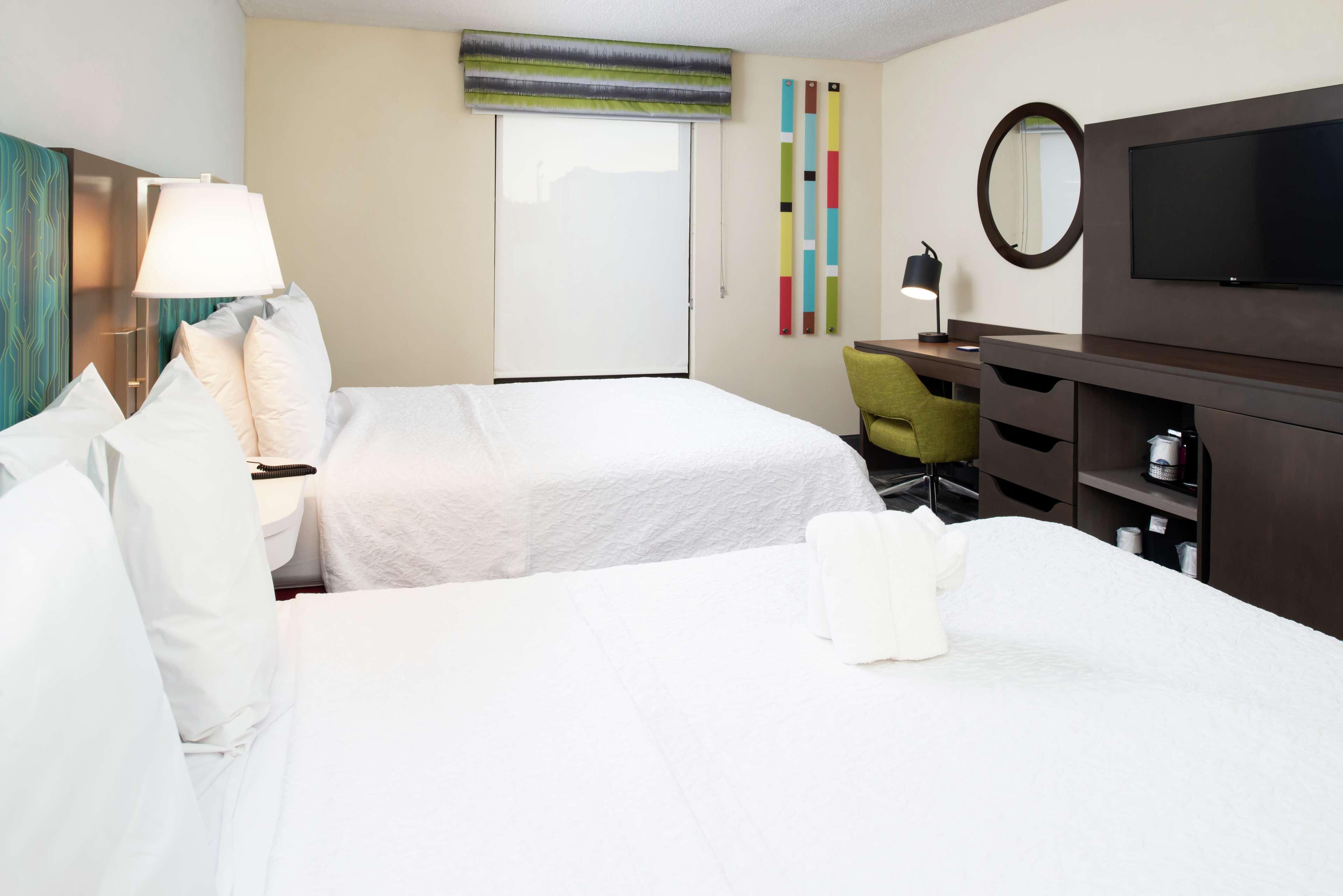 Hampton Inn Greensboro Airport Екстер'єр фото