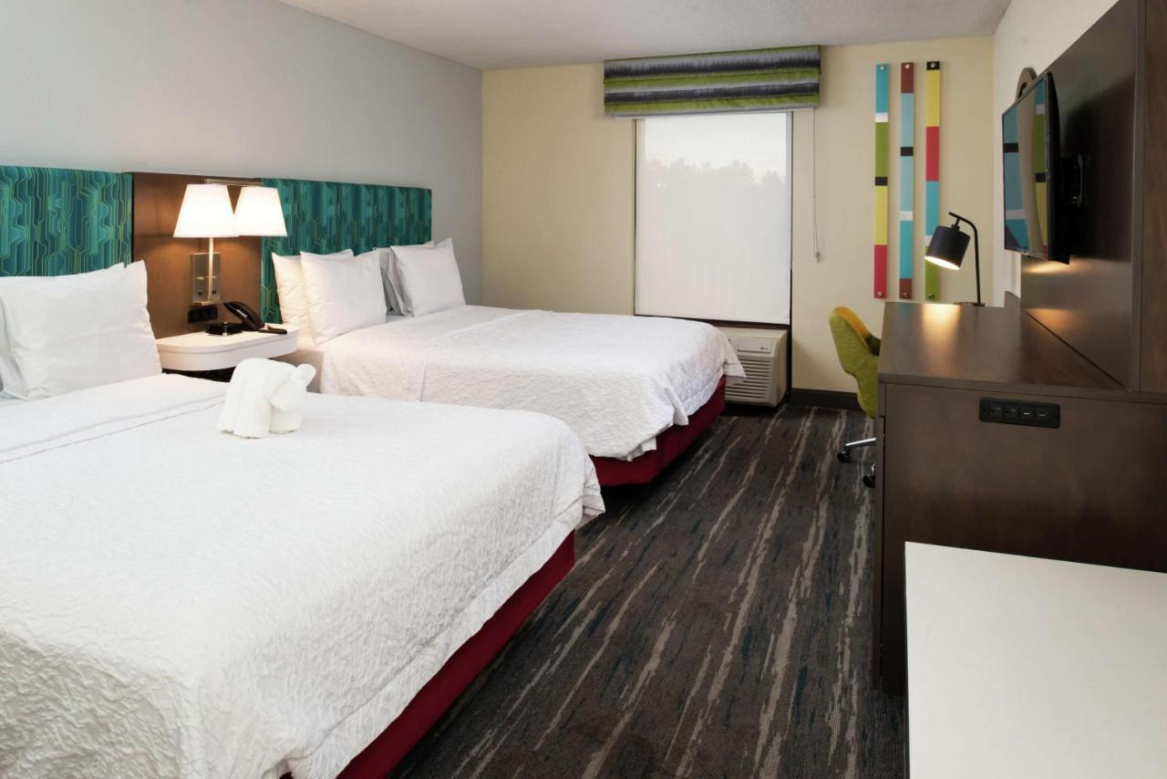 Hampton Inn Greensboro Airport Екстер'єр фото