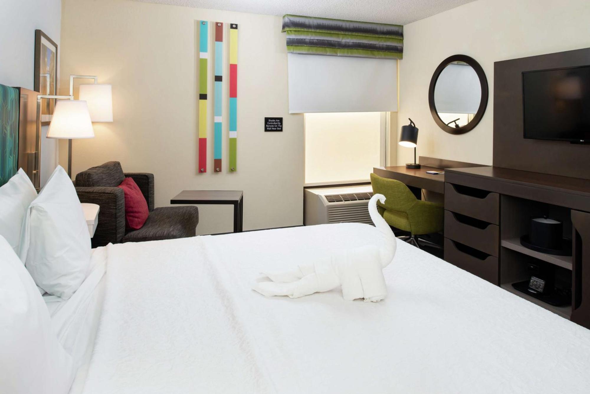 Hampton Inn Greensboro Airport Екстер'єр фото