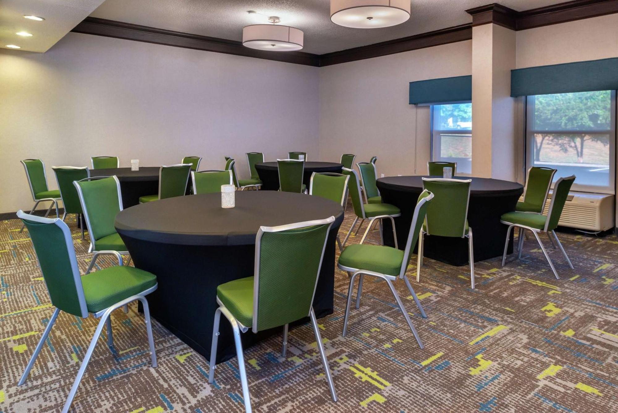 Hampton Inn Greensboro Airport Екстер'єр фото