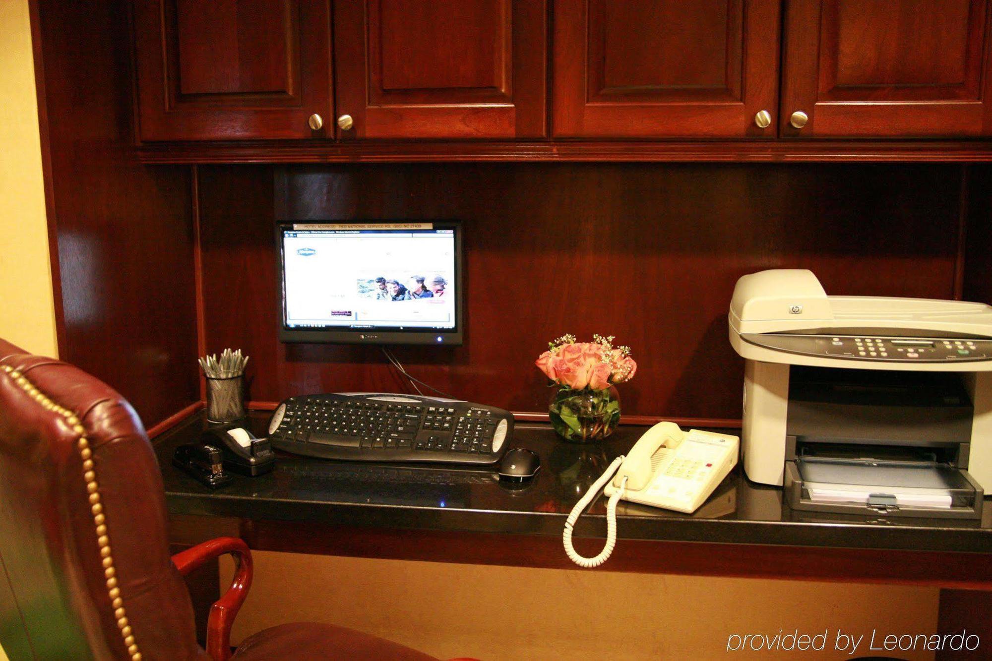 Hampton Inn Greensboro Airport Зручності фото